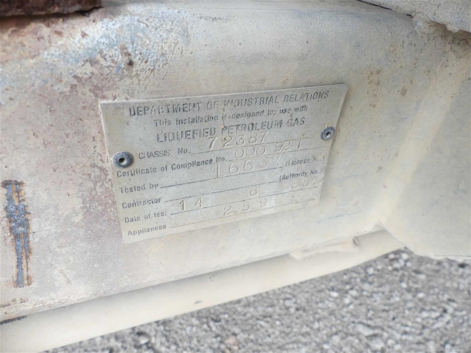 9K WHITE GOLD 1.00ct F VS LAB DIAMOND OVAL TRILOGY RING