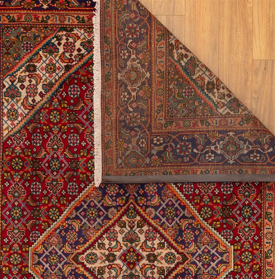 1/100 Scottdale x 2, 1 gram Valcumbi silver bars x 2 & 1 Kilo Copper Bar