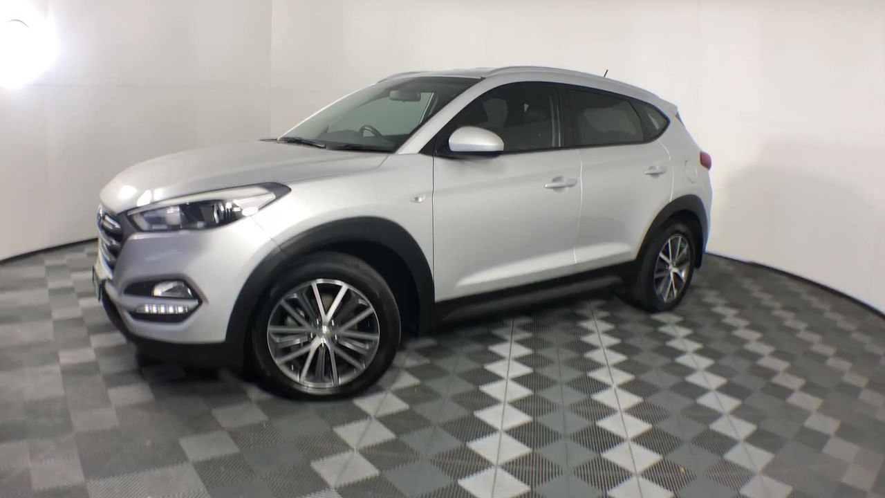 Waterproof  Watch Barrel Shaped Transparent Red Color Quartz Watch Popular