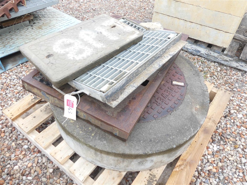 Classic Stainless Steel "Love Heart" Necklace - 60cm (yellow)