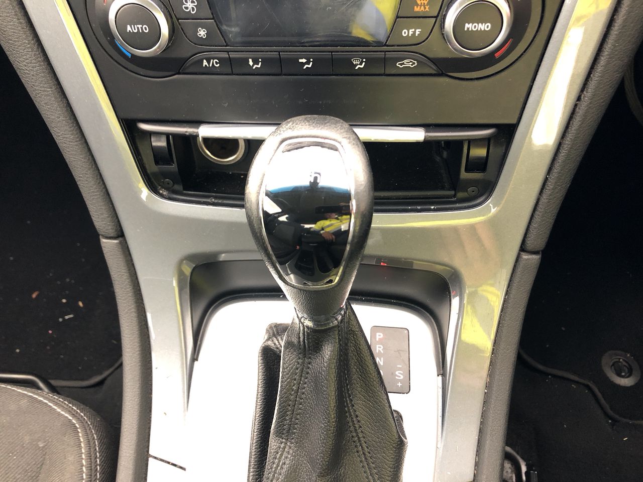 0.11 Carat white princess cut diamond pair