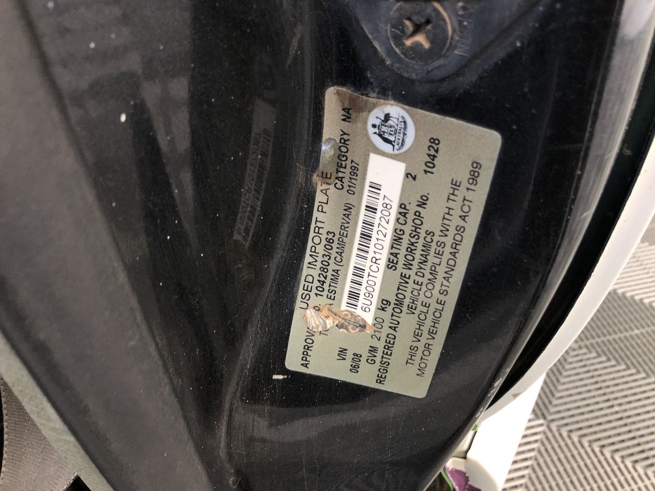 1/100 Scottdale x 2, 1 gram Valcumbi silver bars x 2 & 1 Kilo Copper Bar