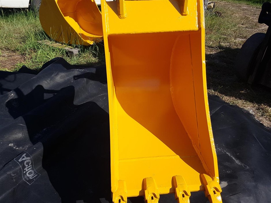 11.31 carat purplish blue Tanzanite Valua: USD 1,074.45