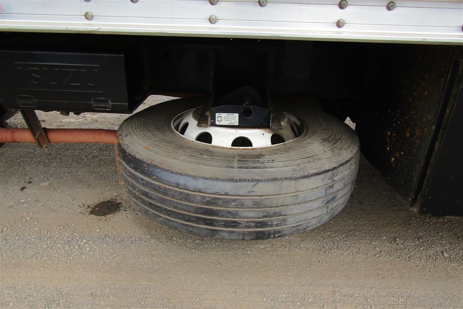 2012- 1 Ounce "Year Of The Dragon" Coin 999 Fine Silver in Capsule