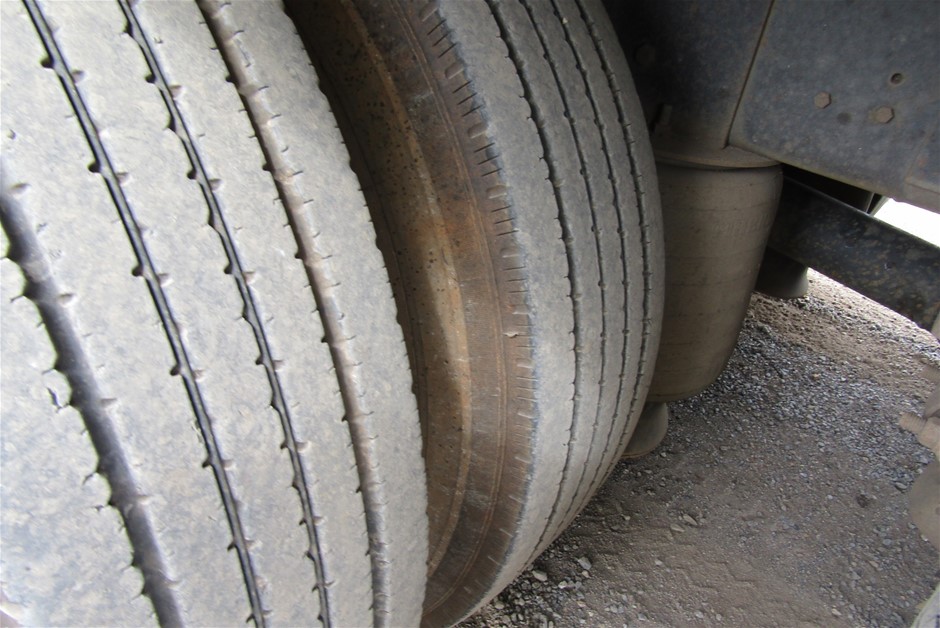 1951 Australia Pre decimal Silver Florin Scarce