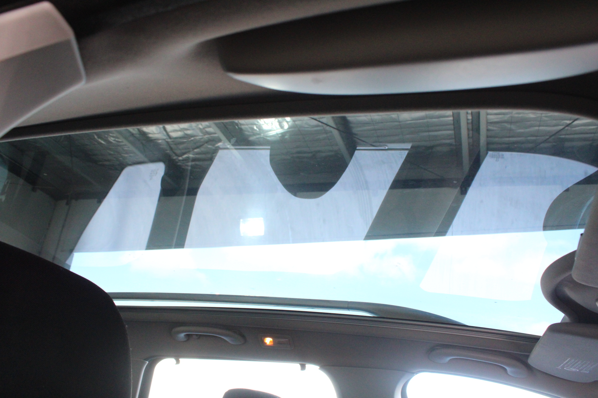 By The Vineyard Mixed Pack Pinot Grigio & Chardonnay (12x 750mL). SEA.