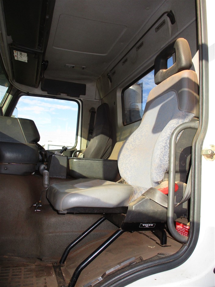 Wolf Blass Red Label Sparkling Pink Moscato NV (6x 750mL).