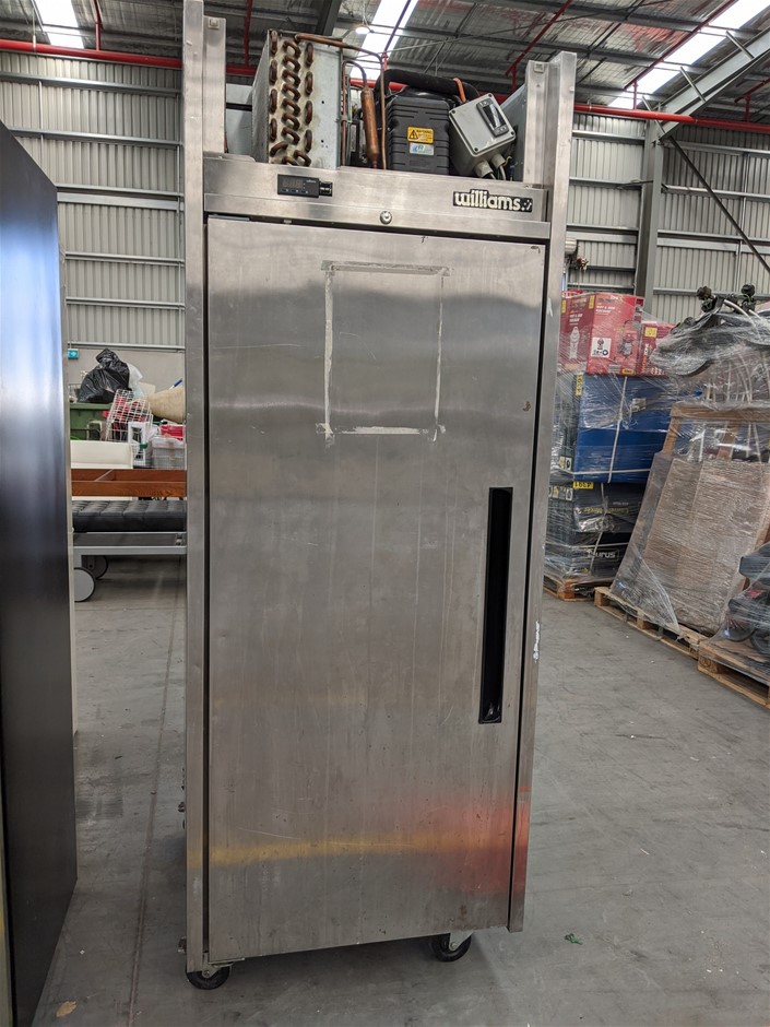 Stunning 18ct Heavy Yellow Gold Plated Simulated Diamond Drop Pendant