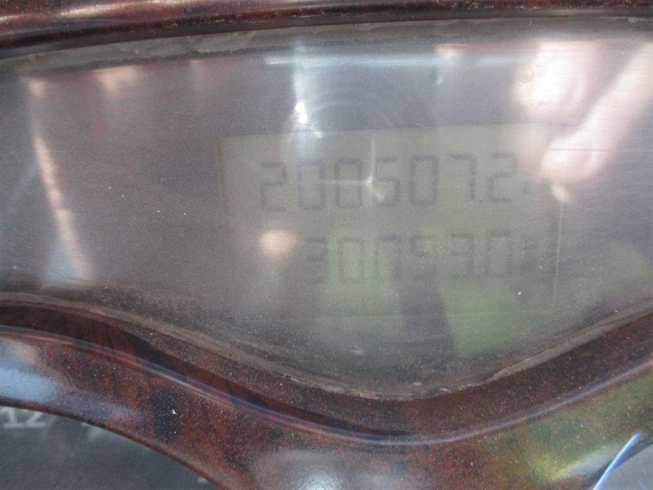 18ct Gold Plated 6mm Stud Earrings Featuring 2 Crystals by Swarovski®