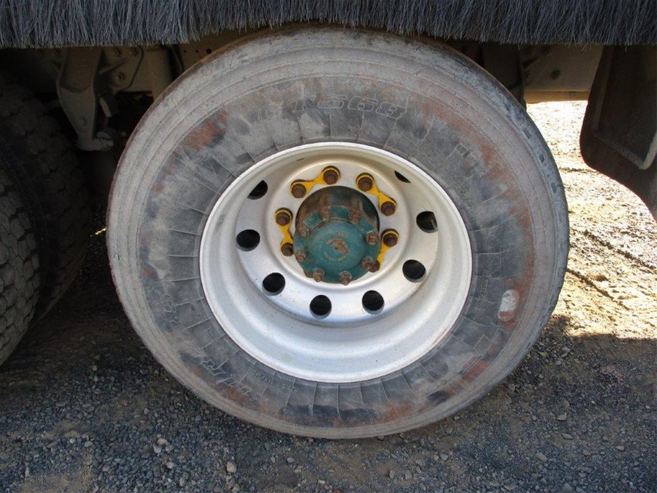 925 Silver Plated Circle Pendant Featuring 53 Crystals by Swarovski®