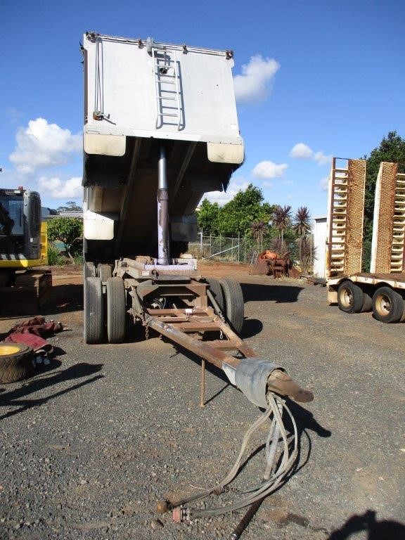 Rhodium Plated 7.5" Belcher Bracelet Featuring a Small Vegas Locket