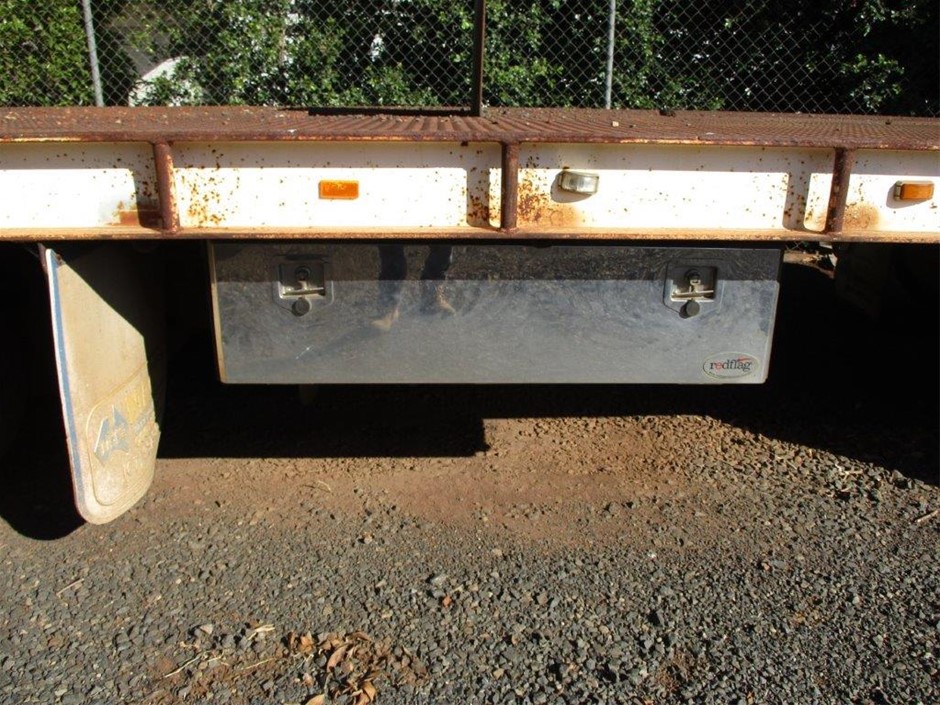 Classic Rhodium Plated Plain Heart Locket