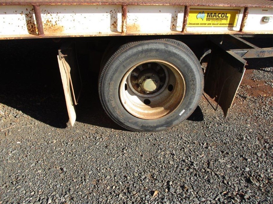 Classic Rhodium Plated Filigree Heart Locket