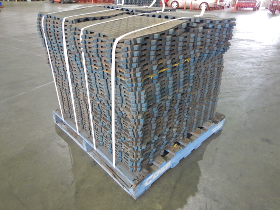 Simulated Diamond Zodiac Necklace - LEO