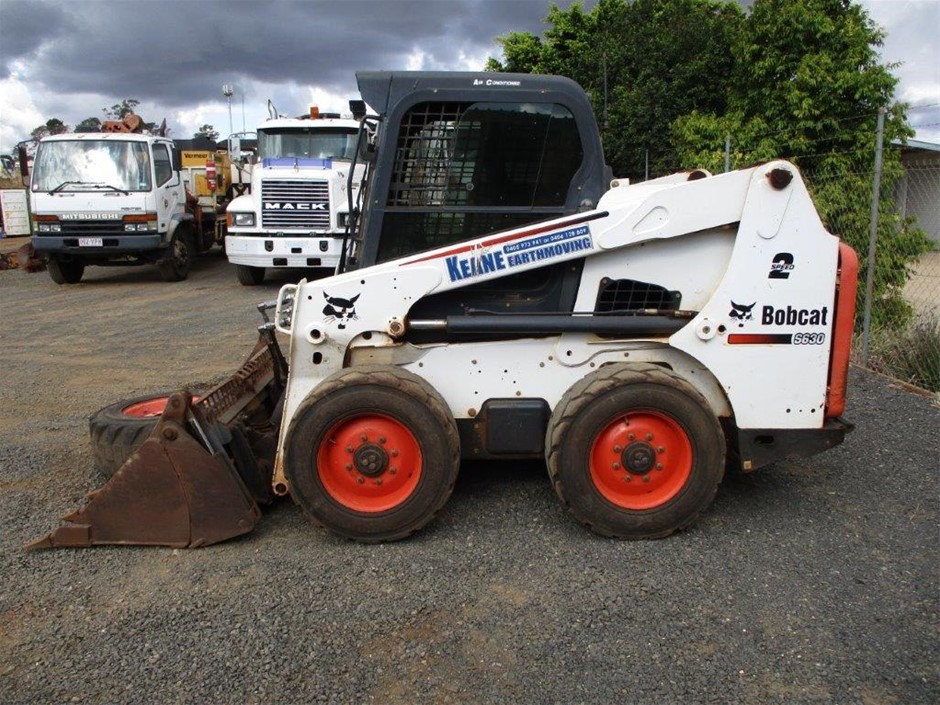 DKNY Women's Wide Leg Pant, Size 6, Navy (NVY).  Buyers Note - Discount Fre