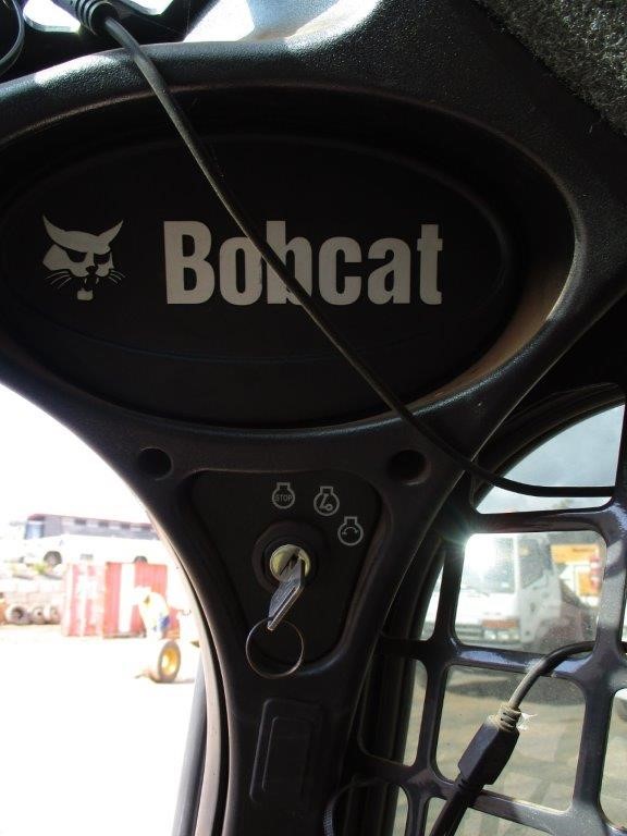 4 x 2XU Men's Short Sleeve Fibretech T-Shirt, Size 3XL, White/Reflective.