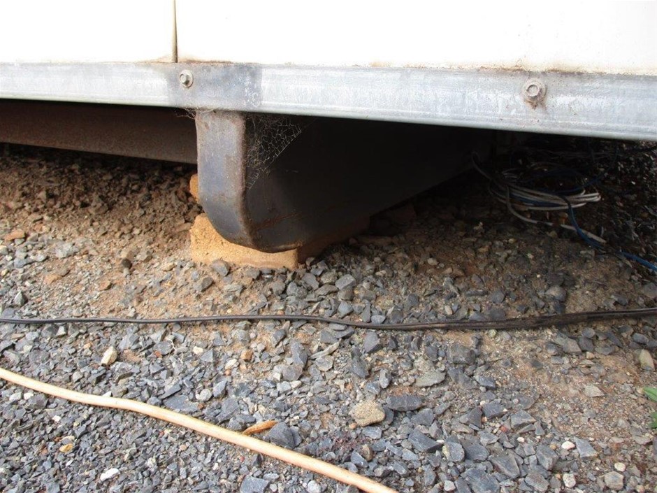 Quantity of 4 23.5-25 Earthmoving Tyres(Unused)