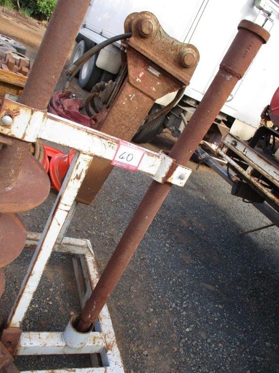 9K YELLOW GOLD 1.00ct F VS LAB DIAMOND RND TRILOGY RING