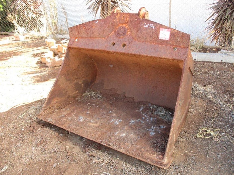 9K YELLOW GOLD 0.12ct F VS LAB DIAMOND PEAR WAVE RING