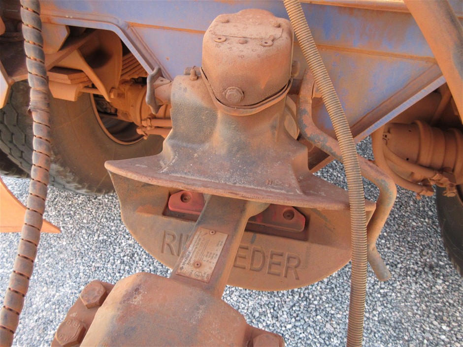 18K/ITALY Yellow Gold Filled bangle -(stamped 18K/Italy)
