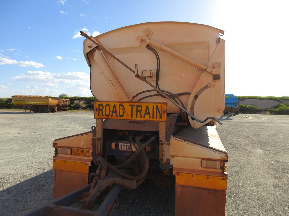 14k/Italy stamped Yellow Gold Filled Versace Design Bracelet -18cm