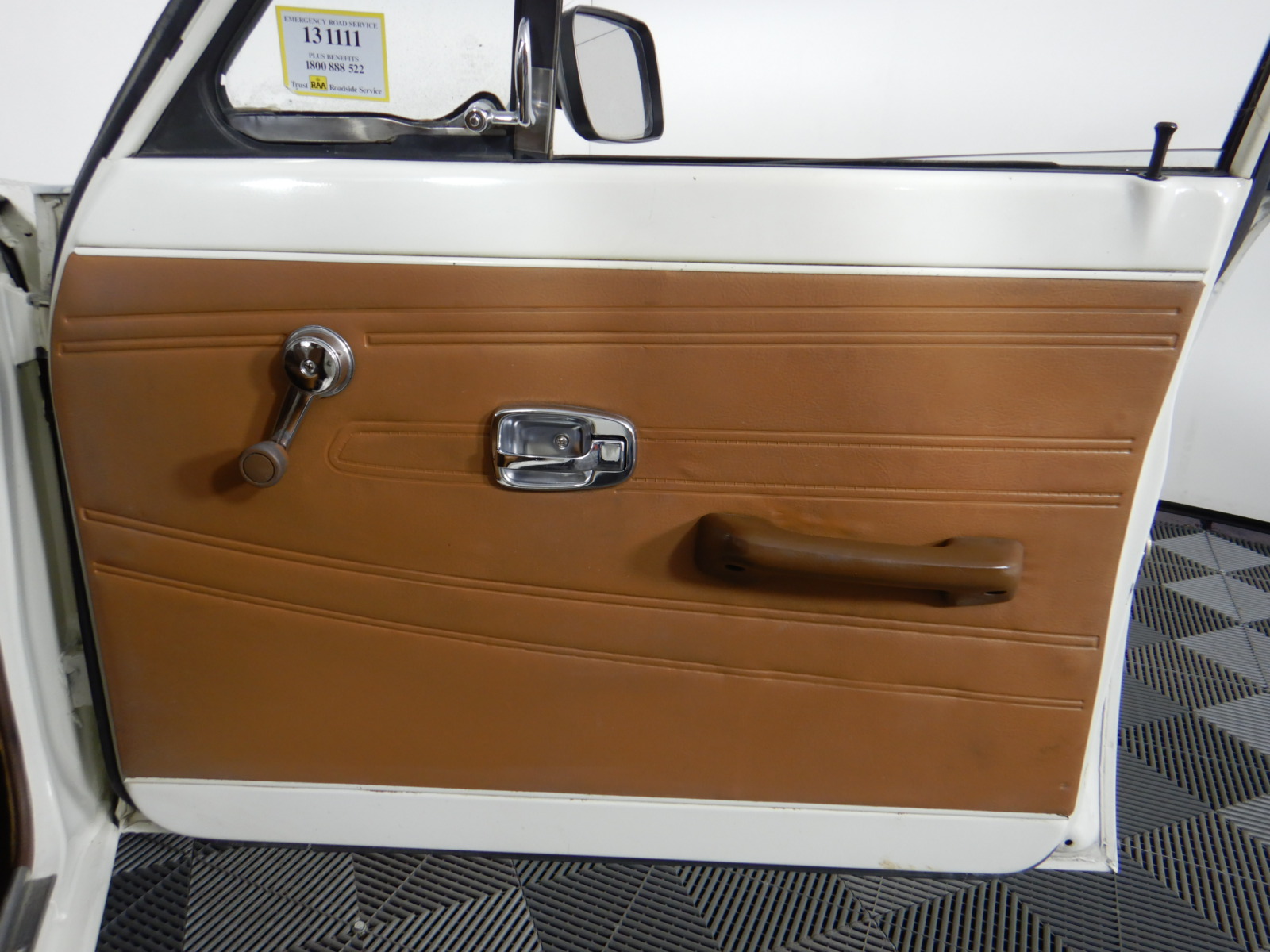 1.05ct Radiant Natural Emerald - Oval Cut