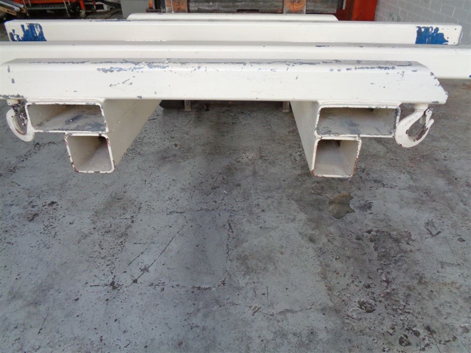 Large Oval 925 Sterling Silver Simulated Diamonds Ring - Size 9