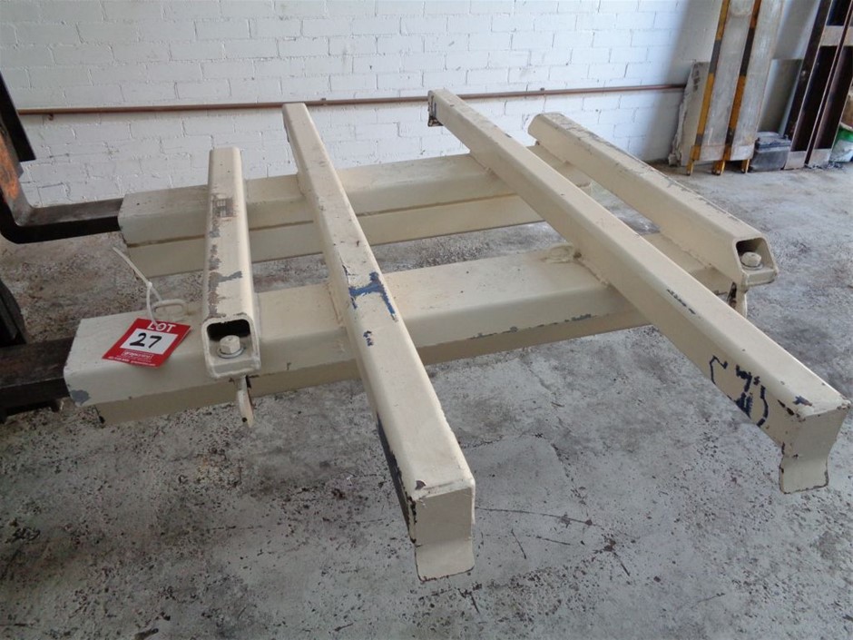 3mm 925 Silver Simulated Diamonds 18K Gold Filled Band Ring - Size 9