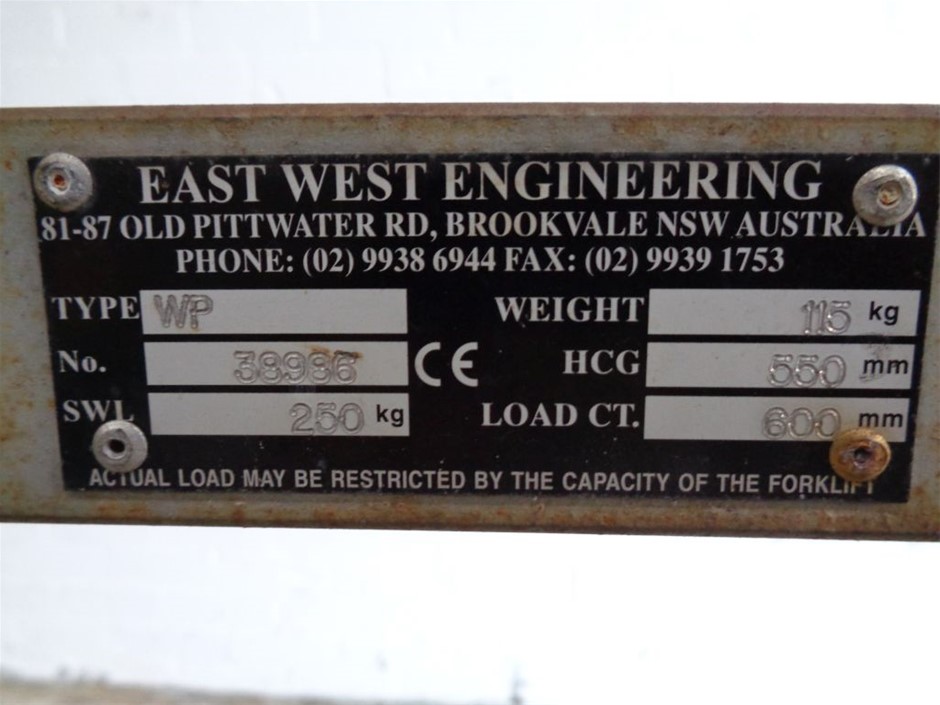 Large Oval 925 Sterling Silver Simulated Diamonds Ring - Size 9