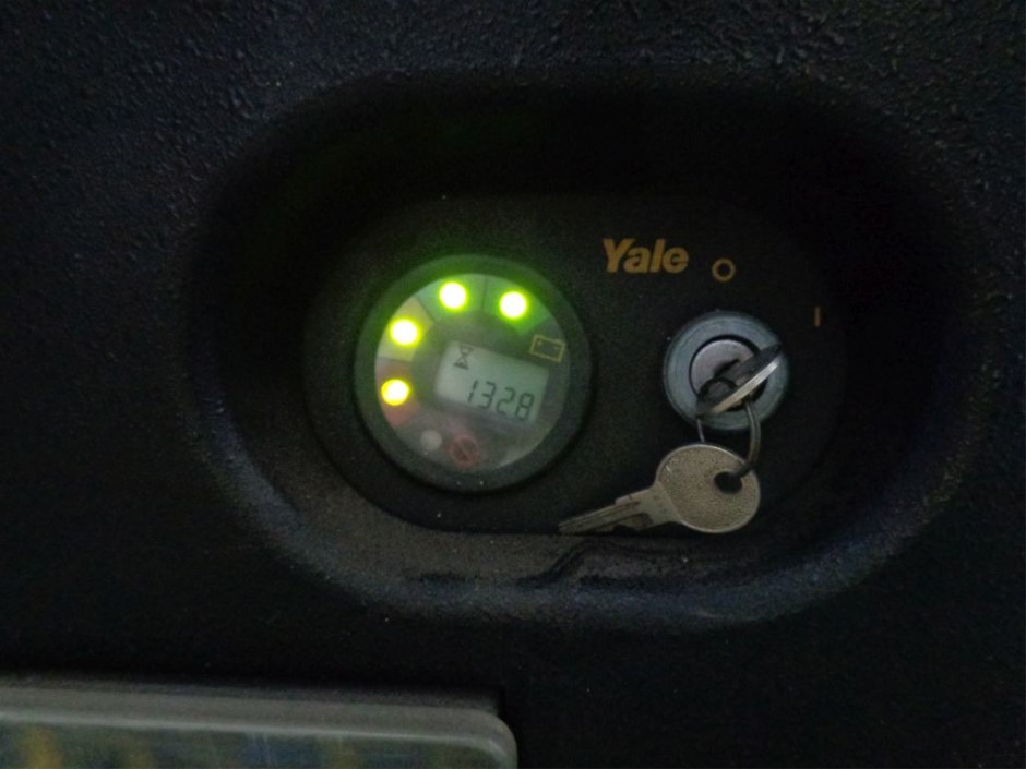 1.5ct Oval Cut Simulated Diamond 925 Sterling Silver Ring - Size 8