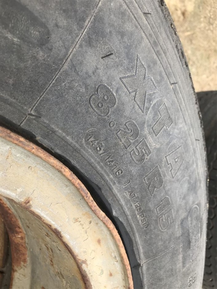 3mm 925 Silver Simulated Diamonds 18K Gold Filled Band Ring - Size 9