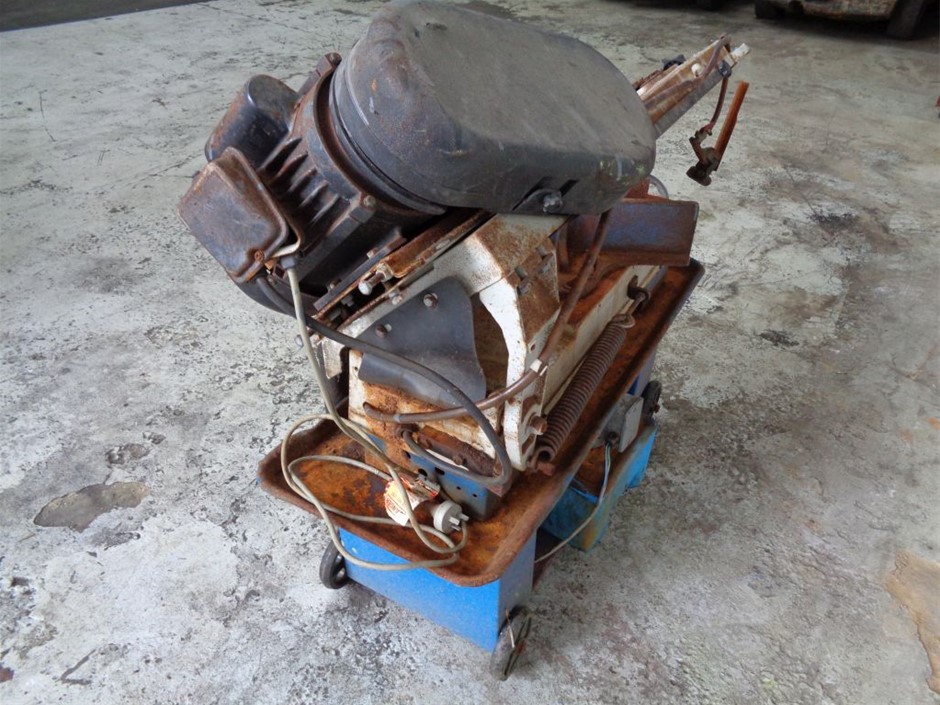 18K Gold-Filled Cuban Bracelet with Simulated Diamond Clasp - 17.8cm