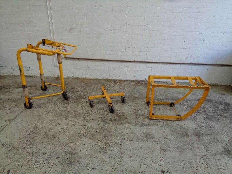 Initial Charm Letter  'D' Pendant Necklace