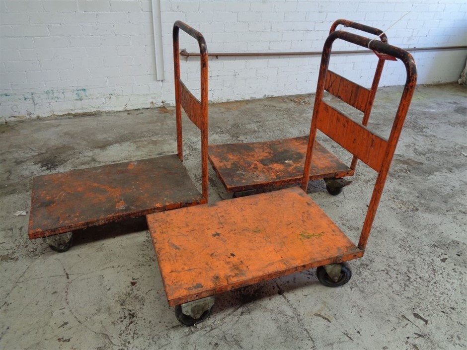 8mm Multi & Antique Silver Spacer Bead Letter 'P'  Bracelet.