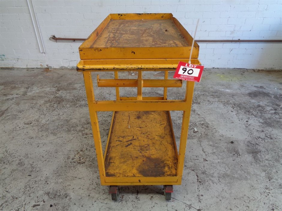 Initial Charm Letter  'C' Pendant Necklace