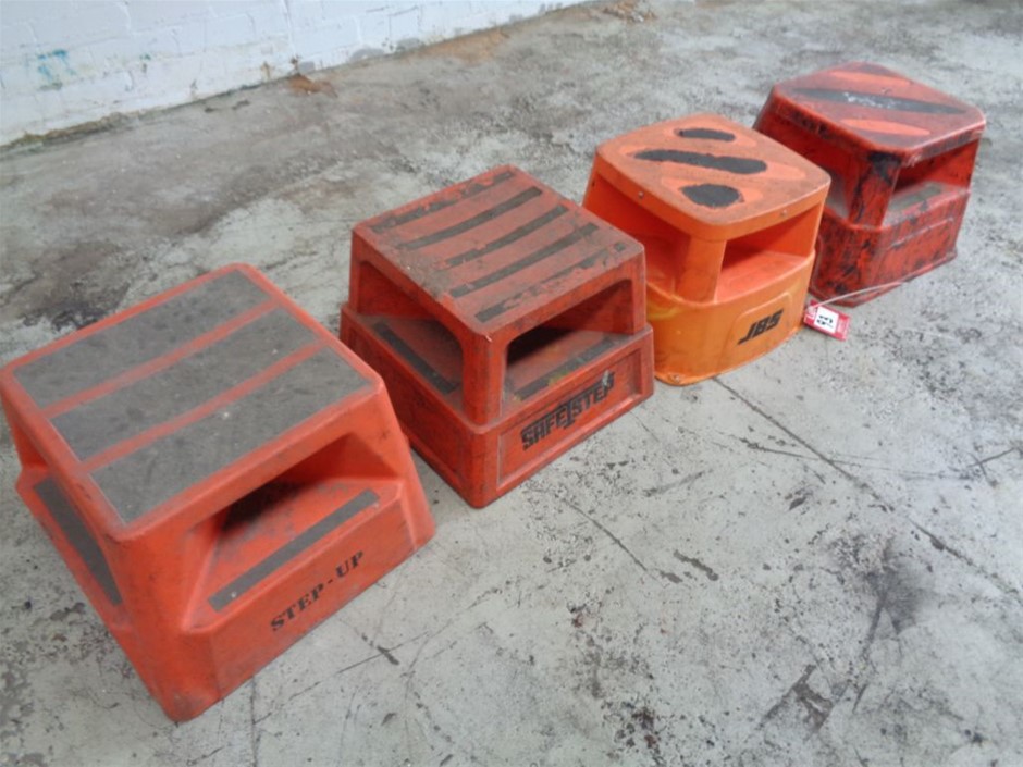 8mm Multi & Antique Silver Spacer Bead Letter 'M'  Bracelet.