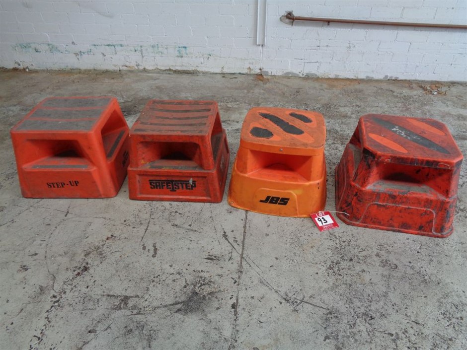 8mm Multi & Antique Silver Spacer Bead Letter 'P'  Bracelet.