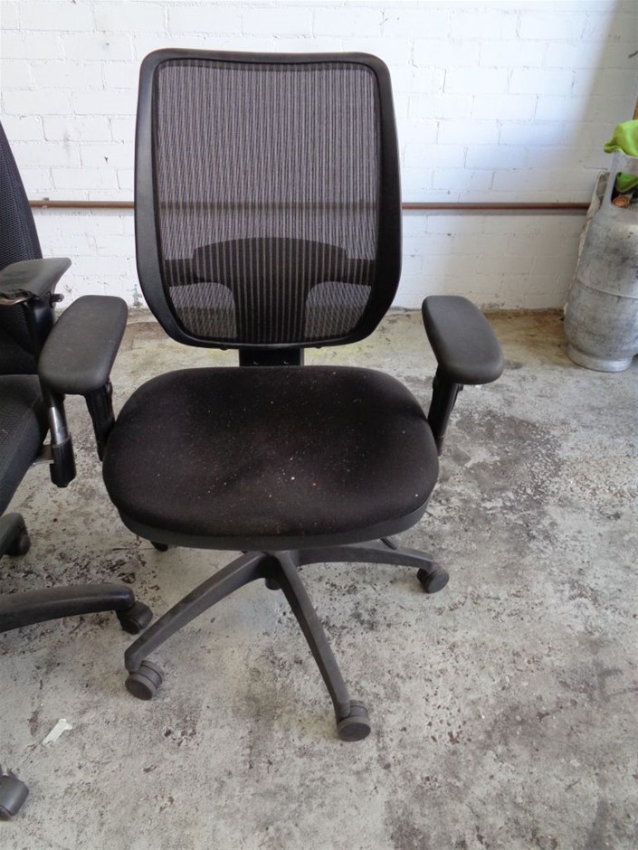 MIU 8pc SIlicone Utensil Set, Black Walnut Wood Handle. NB: Damaged packagi