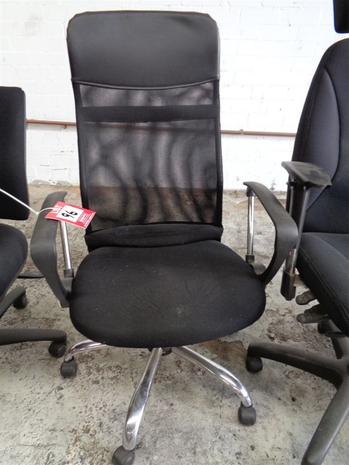 40 x TORK Soft Conventional Toilet Paper Rolls, 2-Ply. NB: Some have damage