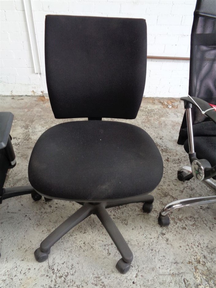 Box of 60pk U BY KOTEX Overnight Extra Regular Pads w/ Wings. N.B: Not in o