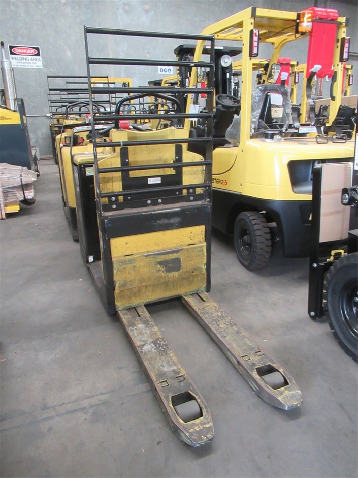 SUMMER INFANT BY INGENUITY My Size Potty Pro in White.