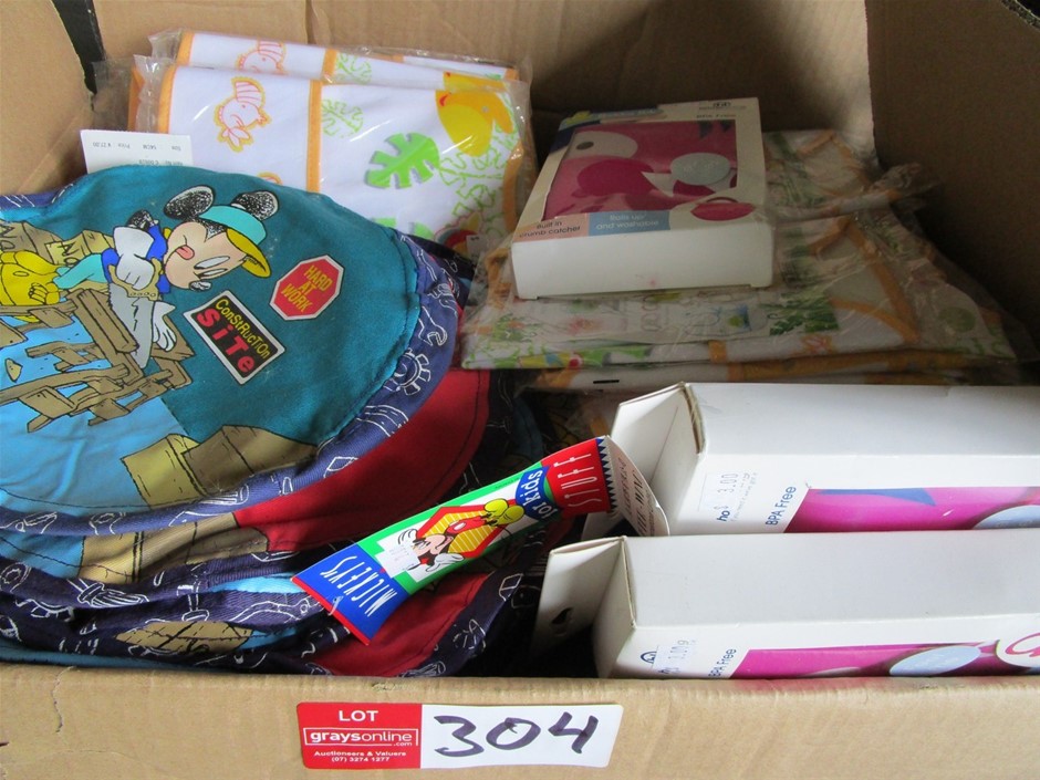 over&back Set Of 2 Honeycomb Ceramic Planters, White and Green.