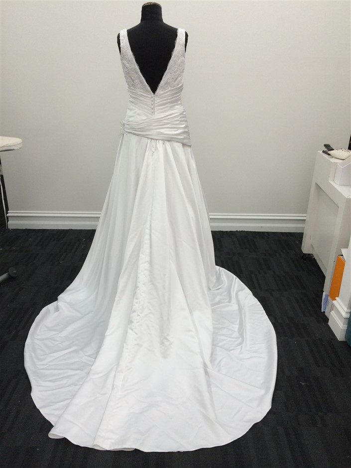 LAVANCE HOME All Seasons Antibacterial Pillow.