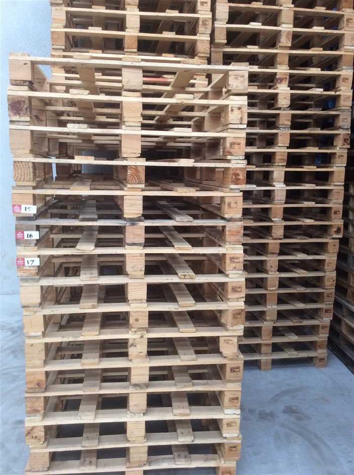 Australia: 2012 Two Dollars QEII Remembrance $2