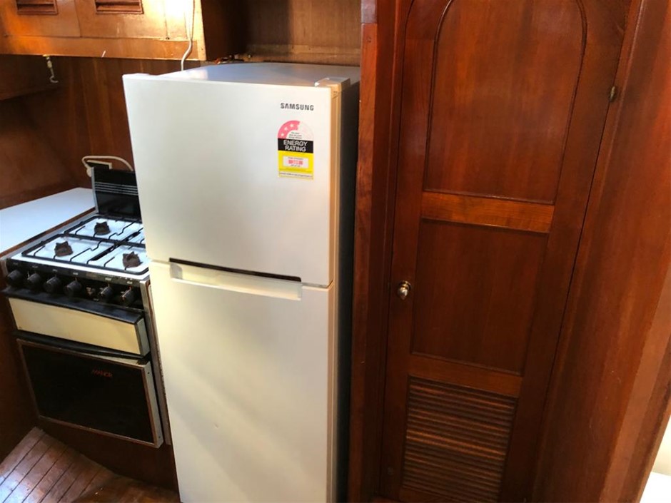 21ft x 19ft Garage / Carport (Unused)