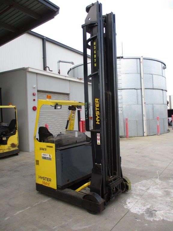 Quantity of 4 17.5-25 Earthmoving Tyres (Unused)