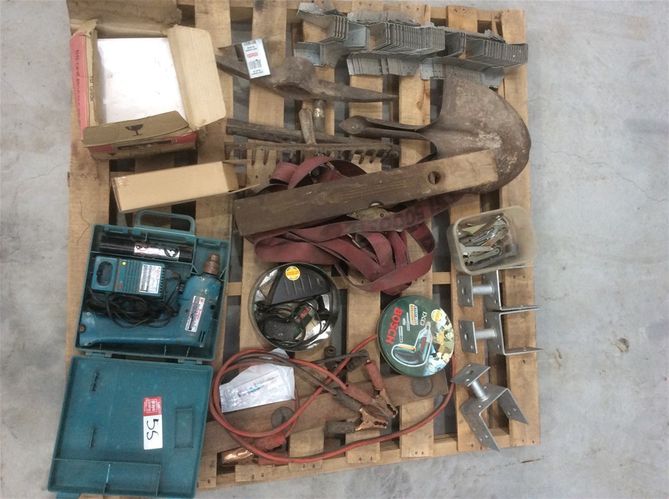 Quantity of 1 17.5-25 Earthmoving Tyre(Unused)