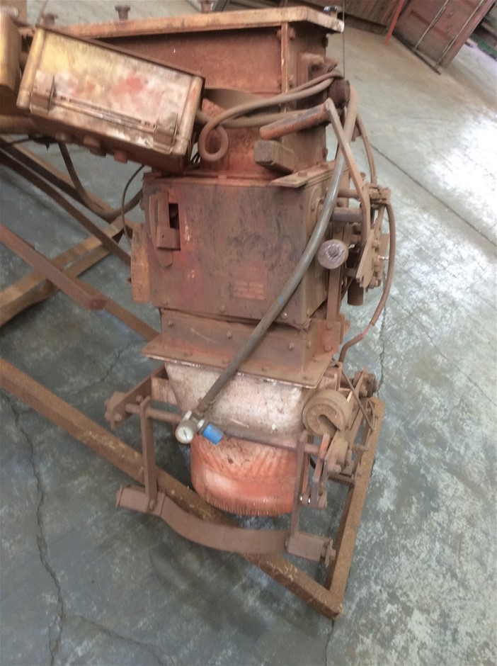 Quantity of 100 1800mm Star Pickets (Unused),