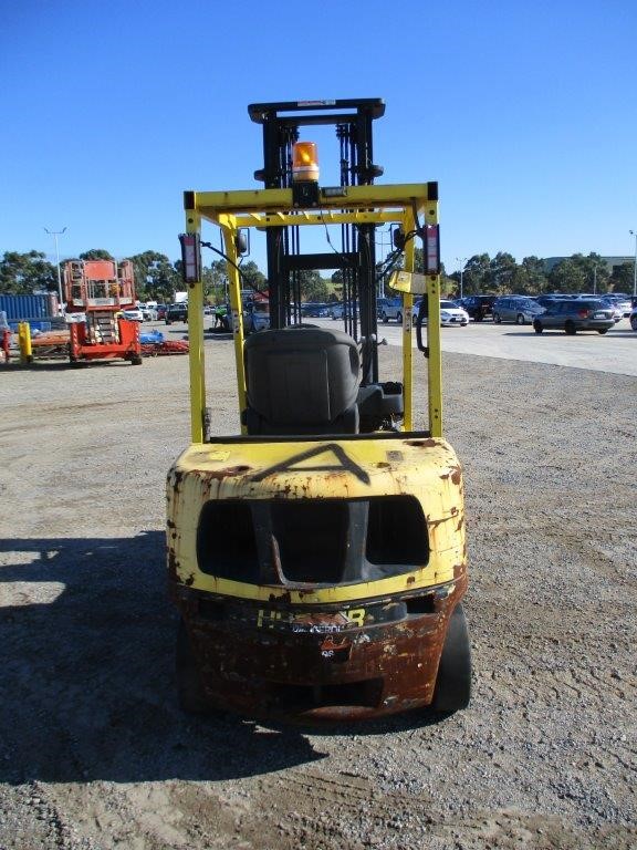 SUNBEAM Handheld Garment Steamer, Model SG1000, Maroon. NB: Minor Use.
