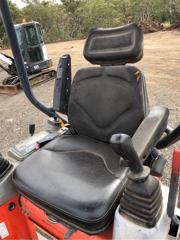 4 x Packs of 100pc Cable Ties, Size: 4.8 x 300mm, White.